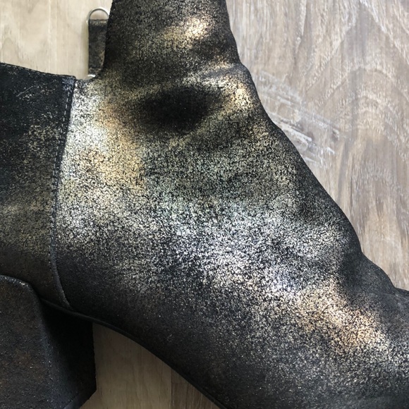 Suede black and gold bootie - Picture 2 of 3